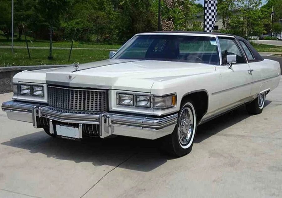 Кадиллак девиль 1975. Кадиллак купе девиль. Cadillac deville 1975 лоурайдер. Cadillac fleetwood 1975. Cadillac 1975.
