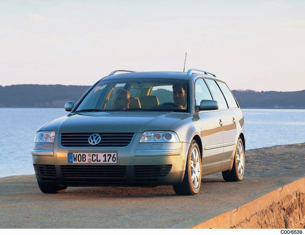 Volkswagen passat 2001 год. Volkswagen Passat variant 2000. Фольксваген Пассат универсал 2000г. Фольксваген Пассат 2001 года. Volkswagen Passat b5 variant.