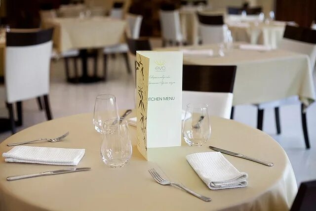 Evolution restoran. Эво ресторан. View restaurant минск. Ево ресторан. Evos ресторан зал.