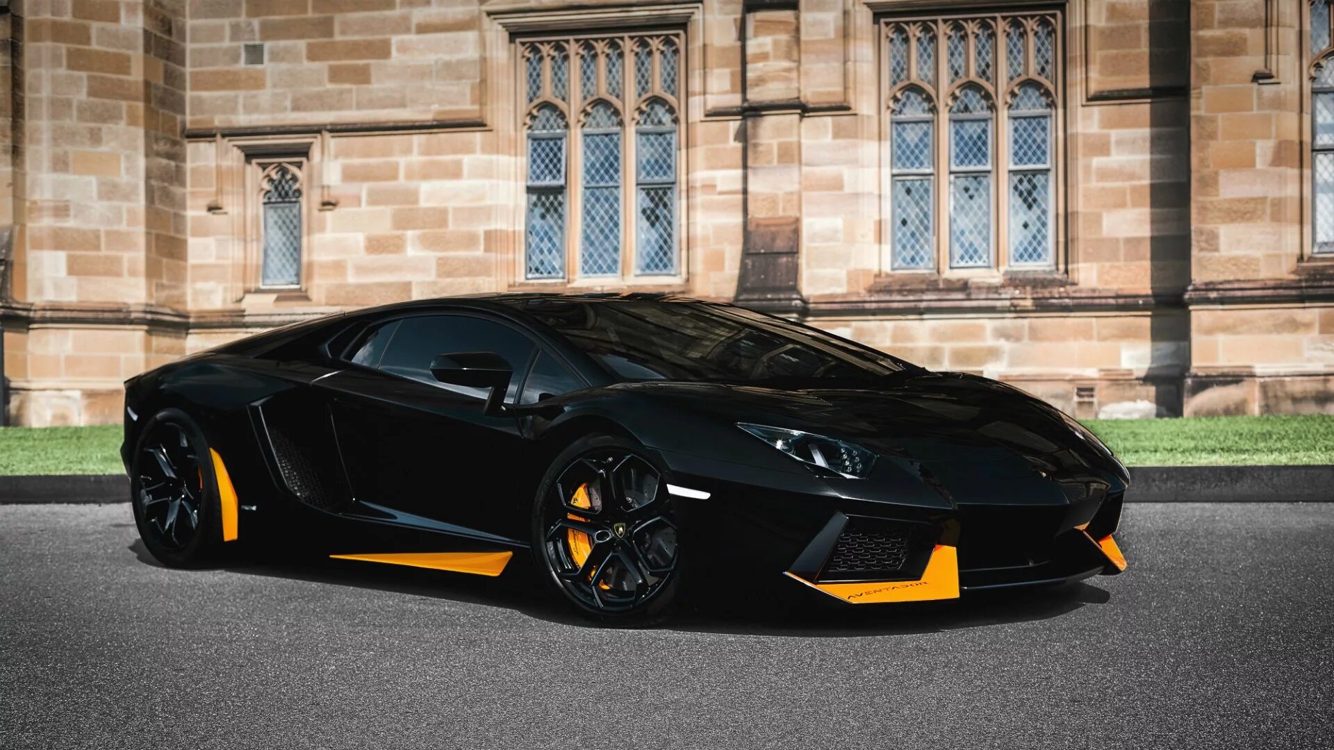 Покажи крутую ламборгини. Lamborghini aventador lp700 чёрный tuning. lamborghini aventador lp700 черная сзади. lamborghini aventador 2025 чёрная. ламборгини авентадор 2008.