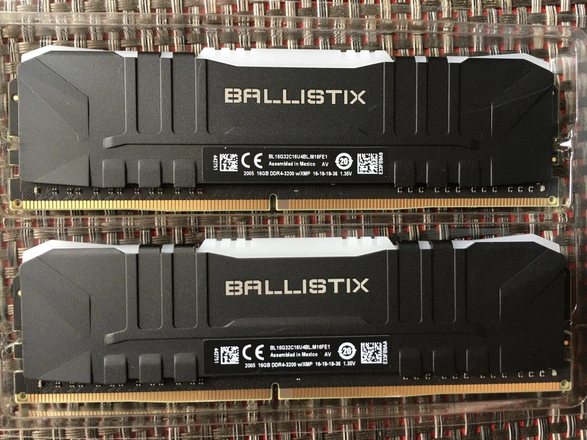 Dimm ddr4 8gb 3200mhz. 32gb ddr4 3200mhz crucial Ballistix. Crucial Ballistix ddr4 16gb 3200. Оперативная память Ballistix 16гб ddr4. Crucial Ballistix RGB bl2k16g32c16u4bl.