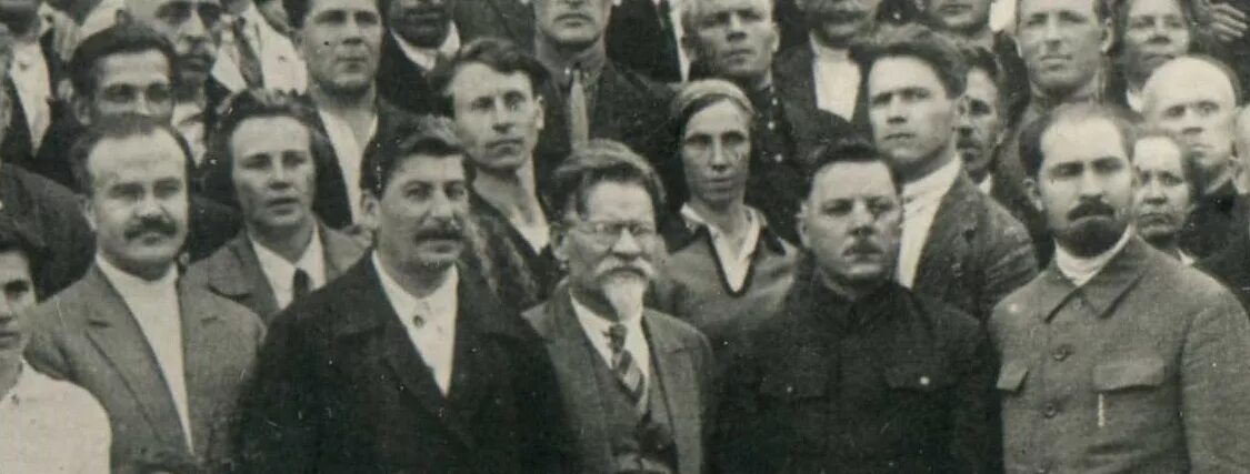 16 съезд вкпб политбюро. 16 съезд вкпб сталин. сталин каганович ворошилов куйбышев ягода. 16 съезд кпсс значок. Xvi съезд вкп (б) 1930 г.