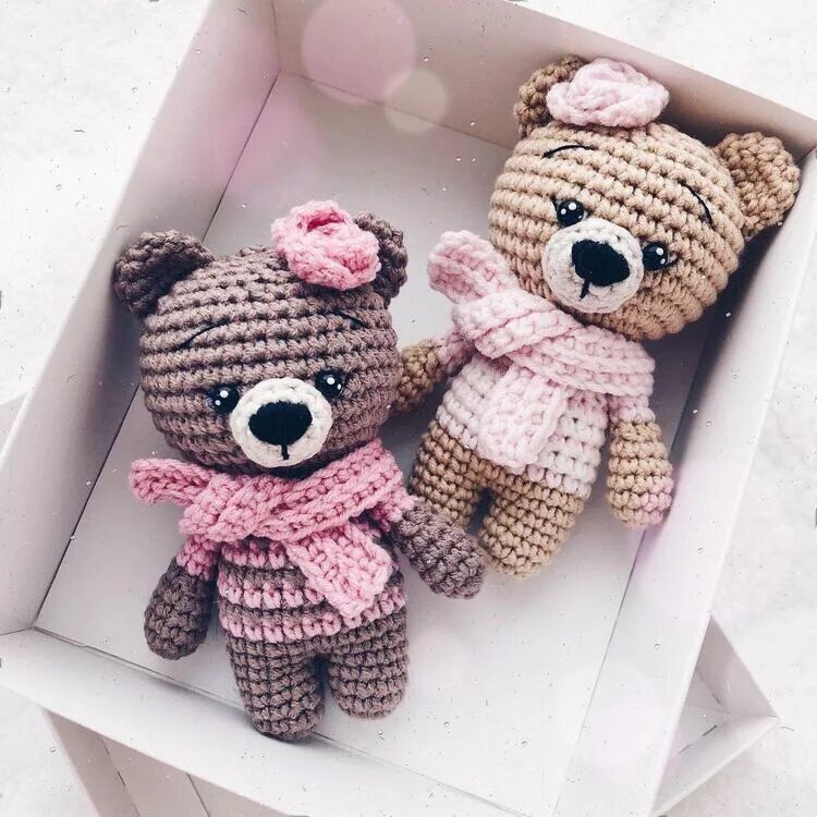 Мини игрушки из пряжи. Мишка амигуруми Юлии Чебановой. Mishka Amigurumi мишка.