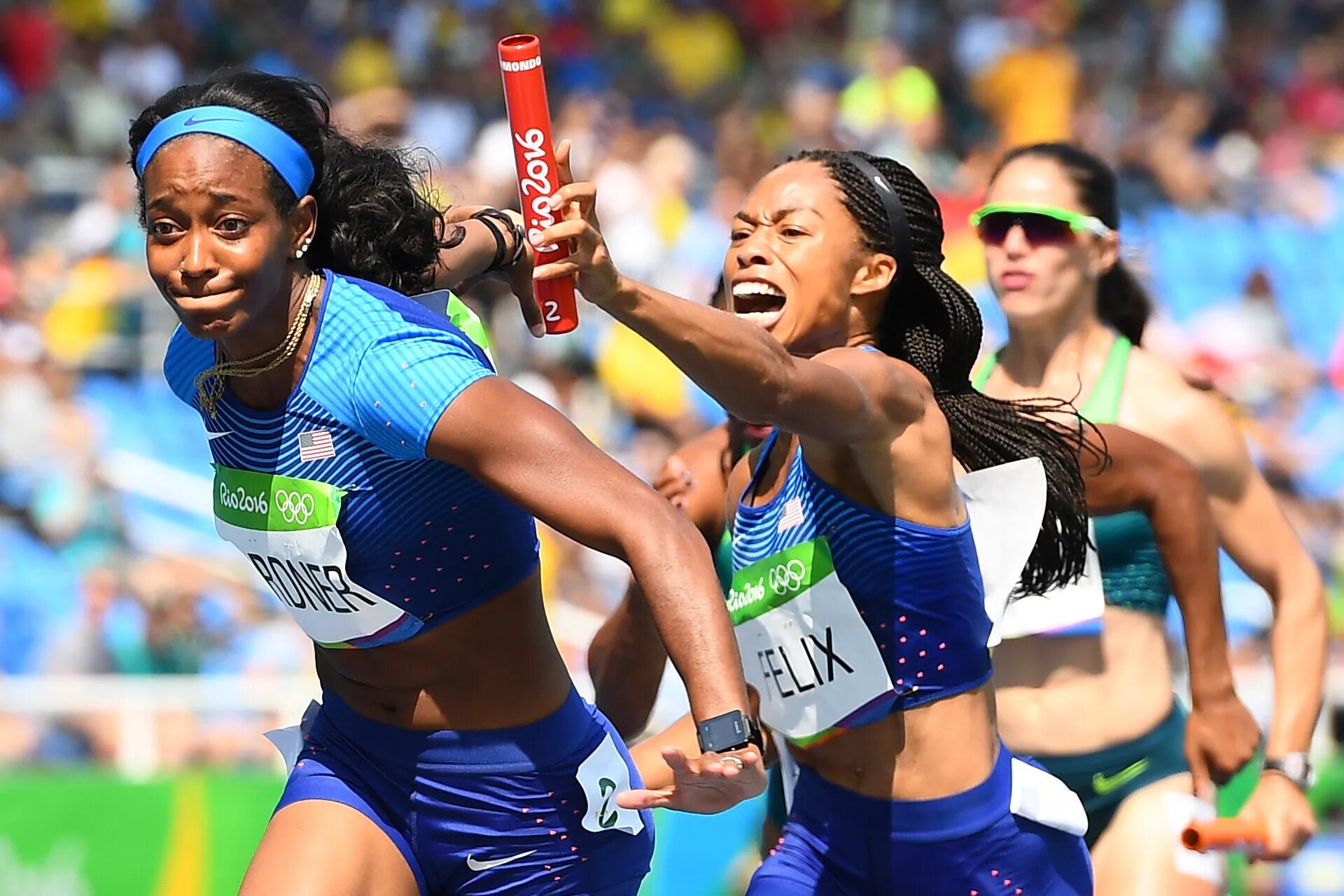 Эстафетные бегуны. Рио де Жанейро 2016 легкая атлетика. Эстафетный бег (4×100 метров, 4×400 метров). Эстафетный бег. Эстафетный бег в легкой атлетике.