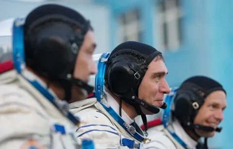 Космонавт раз