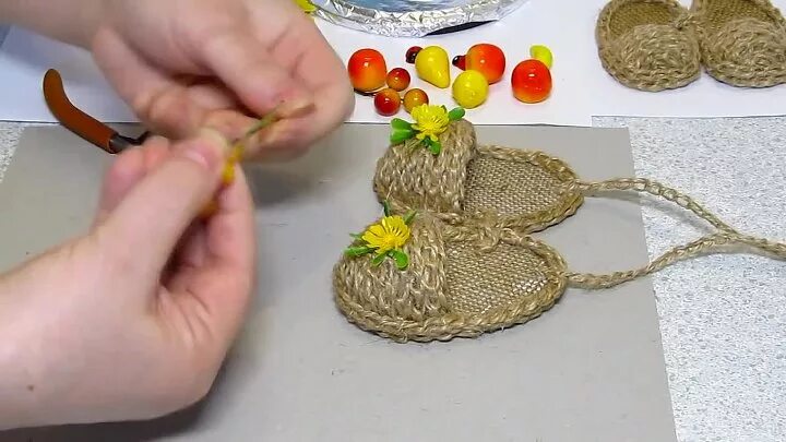 Сувенирные лапоточки из джута. Мастер класс лапти из джута. Сувенирные лапоточки из джута. Сувенирные лапти из джута / шпагата. Лапоточки из джута.