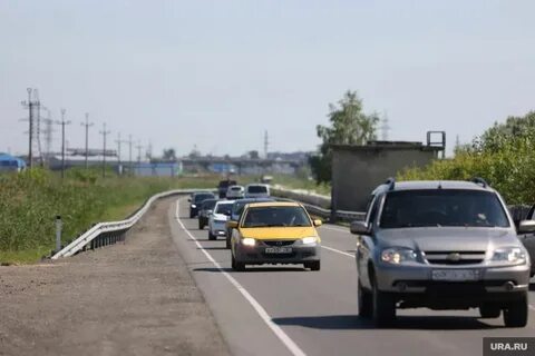 Перегородили дорогу машинами