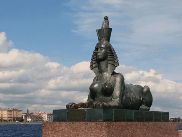 Сфинксы вологда. Памятник жертвам политических репрессий (санкт-петербург). сфинкса шемякин в питере. сфинксы на набережной робеспьера. сфинкс жертвам политических репрессий санкт-петербург.