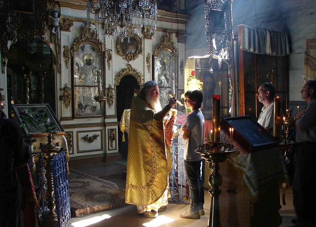 Вечерняя служба причастие. Таинство церкви причащение. Евхаристия в храме. Литургия причащение Исповедь. Литургия Евхаристия.