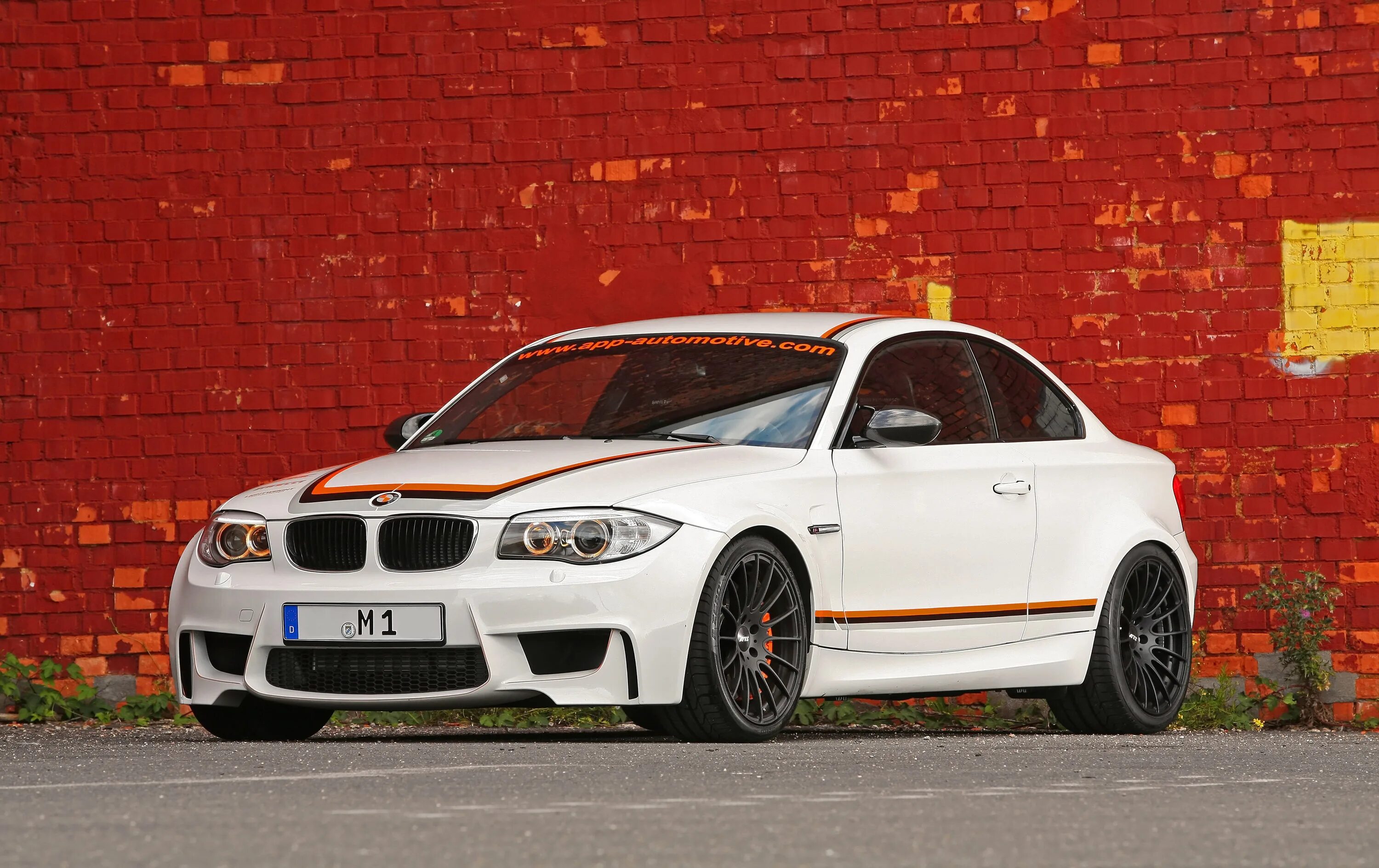 Bmw m coupe. BMW 1m Coupe. BMW 1m Coupe e82. BMW 1 Series m Coupe. BMW m1 Coupe 2011.