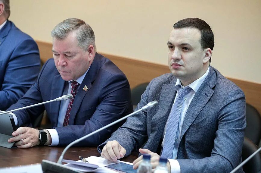 сергей демин саратов. председатель комитета земельных ресурсов. гульжахан бимендина. русанов дмитрий валентинович. начальник земельного комитета энгельс.