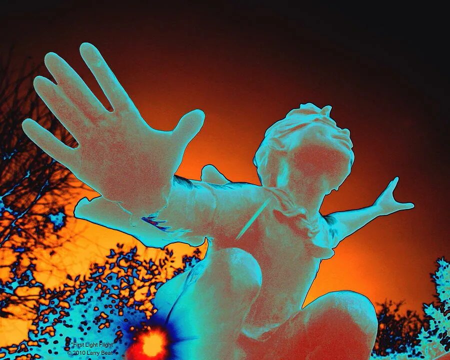 корпус light flight. печенье сладиал light flight. логотип лайт флайт. корпус light flight. игровой комп лайт флайт.