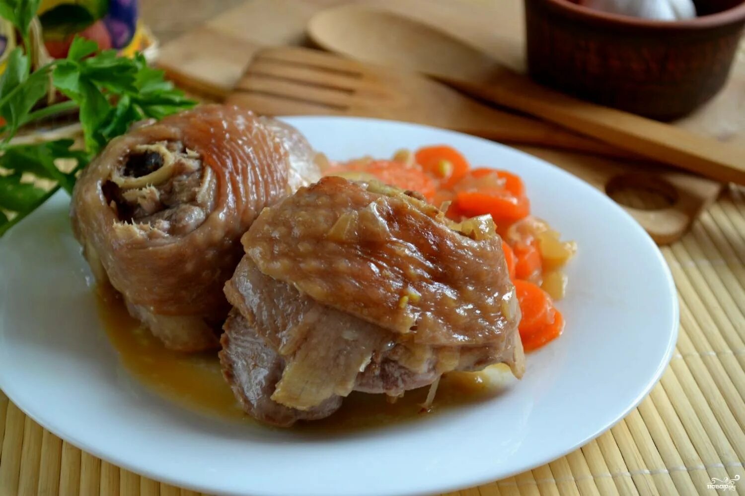 Рецепт вкусной индейки в мультиварке. Блюда из индейки. блюда из мяса бедра индейки. мясо бедра индейки тушеное. индейка в мультиварке.