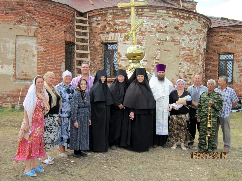 Храм Липовка Духовницкий район. Липовка Церковь Пресвятой Богородицы. Липовка храм Покрова Пресвятой. Храм села Липовка. Погода духовницкое саратовская область на 10 дней