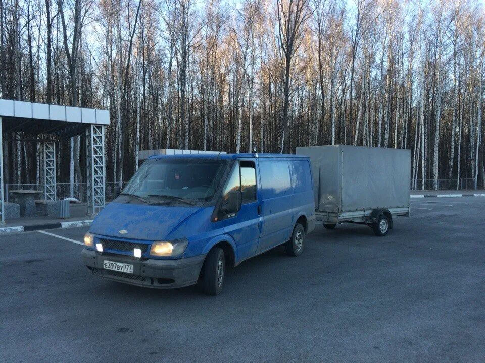 Ford Transit 2004 2.0. Ford Transit 1999 с прицепом. Ford Transit 2004. Форд Транзит 6 2004.