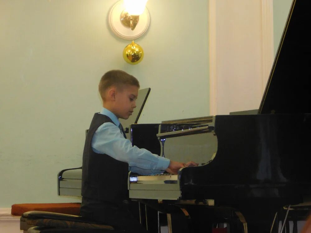 музыкальная школа саксофон. музыкальная школа имени свиридова. музыкальная школа 6 лет. музыкальная школа 6 пермь. детская музыкальная школа 6 екатеринбург.