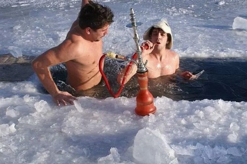 Смешное про крещение. Смешная купель. Купание в проруби. Смешное про крещение. Купание в проруби на крещение юмор.