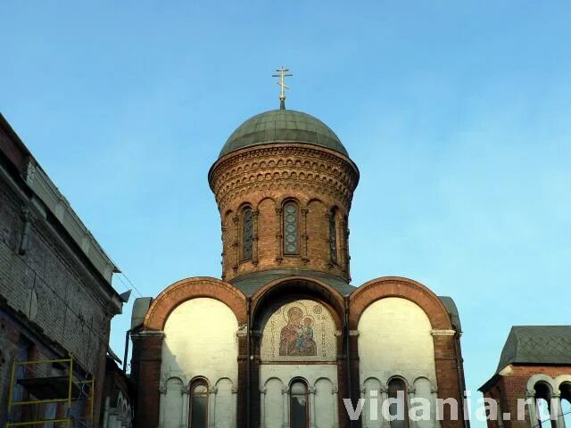 Церковь иверской божьей матери в москве. Большая полянка 20 храм. Храм иверской иконы божией матери на полянке. Храм иверской иконы божией матери на полянке. Иверский храм на полянке.