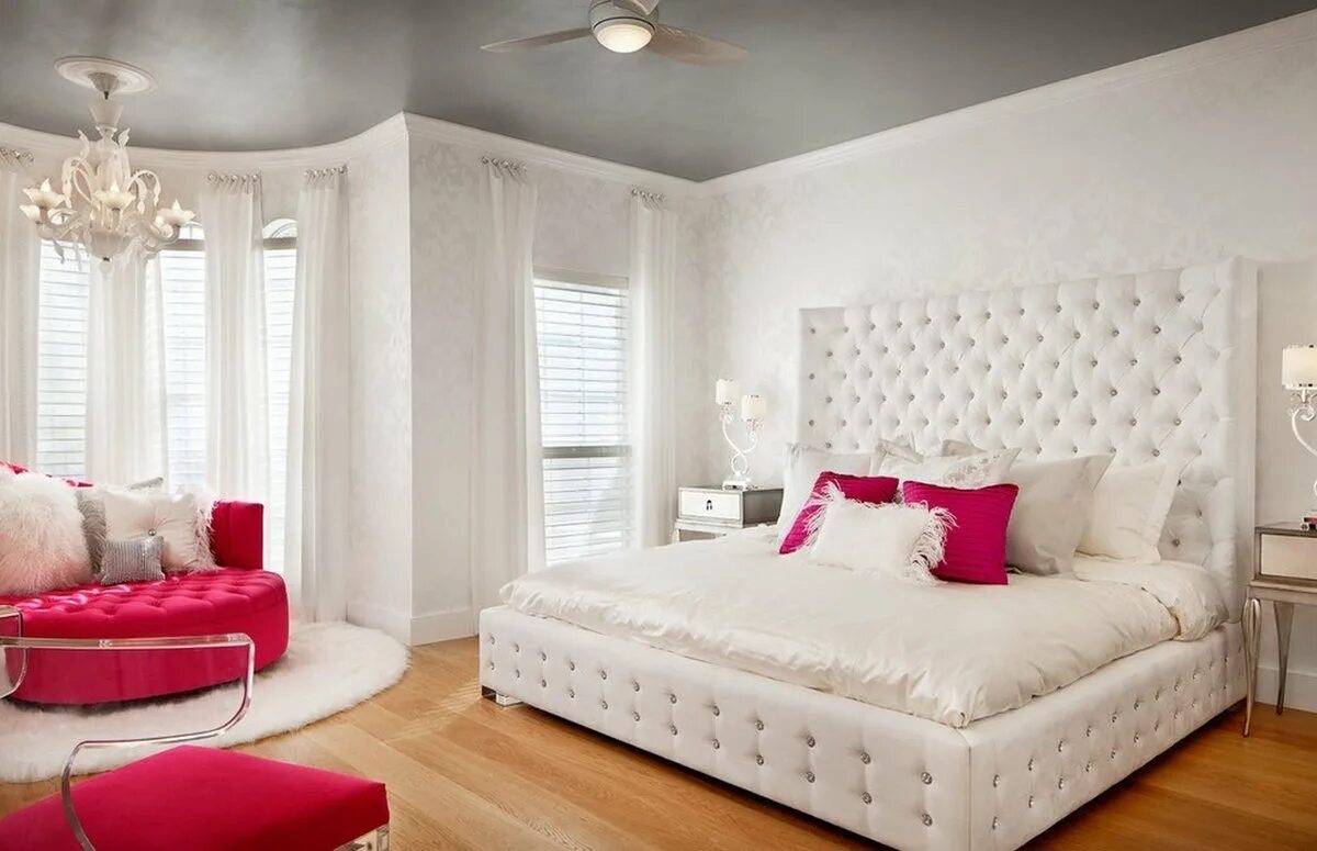 Интерьеры белых спален фото. Спальня. Спальня в белом стиле. Интерьер белой спальни. Интерьер в белых тонах.