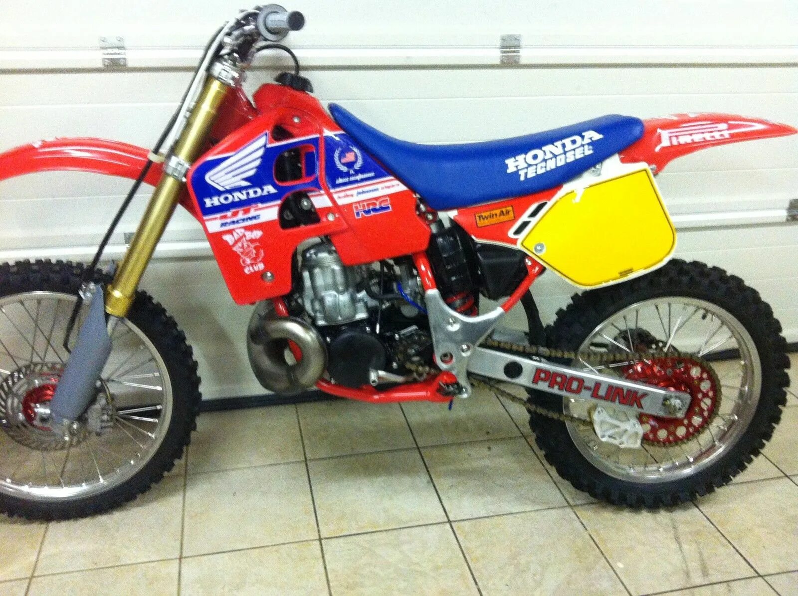 Honda cr приводы. Honda CR 500. Honda cr500 1984. Honda 500 2t. Кроссовый мотоцикл Honda CR 500.