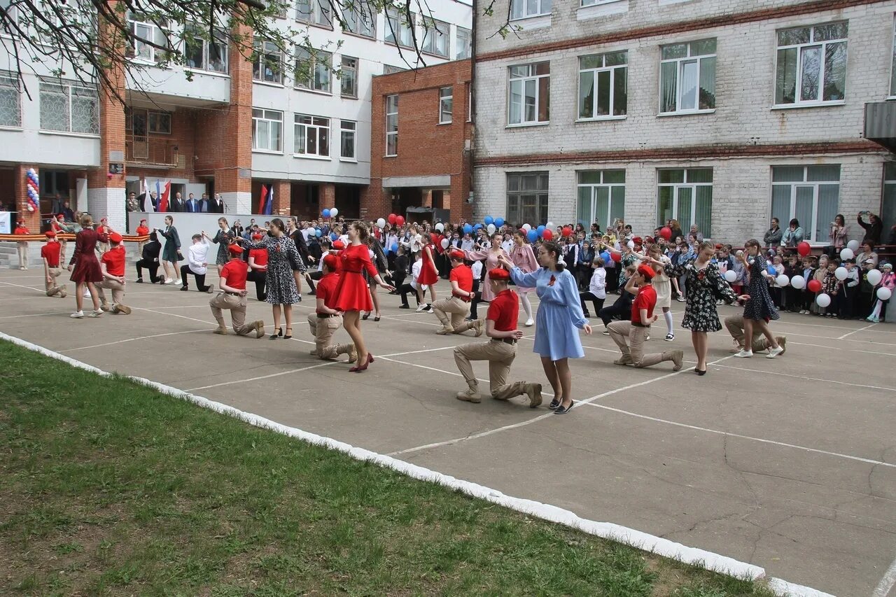 12 Школа Калуга. Вальс Победы Калуга. Школьный класс 12 сентября. Школа 49 Калуга. Сайт 12 калуга