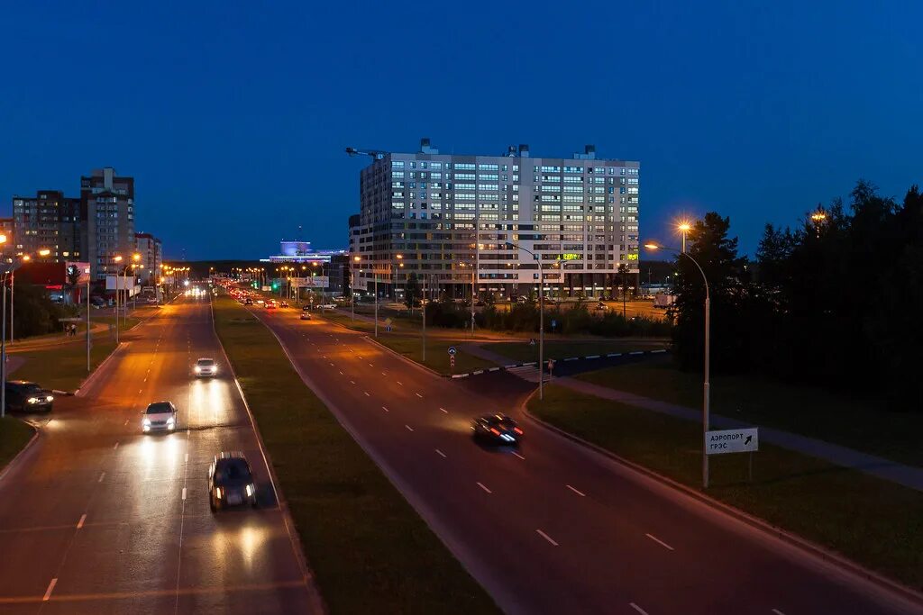 Город сургут. Улица мелик карамова в сургуте. Сургут центр города. Сургут улица новая. Жк жемчужина югры сургут.