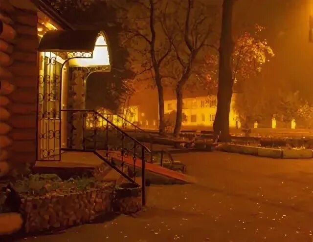 Крыльцо ночью
