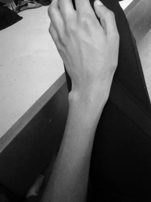 почему руки худые