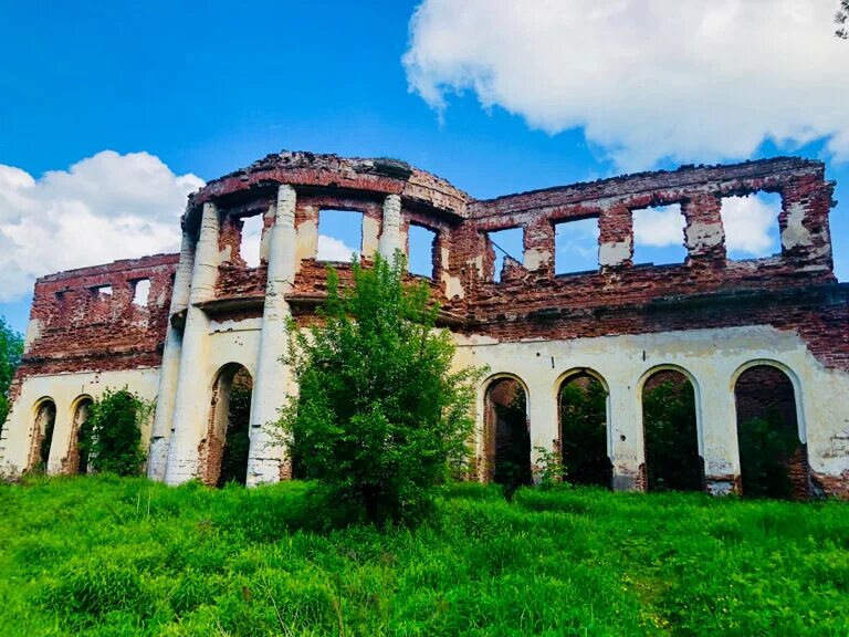 Усадьба в грабово пенза. Парк мысово в долгопрудном. Усадьба васильевское (замок князей щербатовых). Усадьба голицыных самуйлово. Усадьба герчики смоленск.