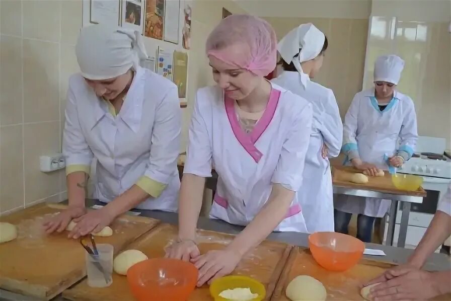 Пищевой колледж новочеркасск. Петербургский техникум пищевой промышленности. Ивановский колледж пищевой промышленности.