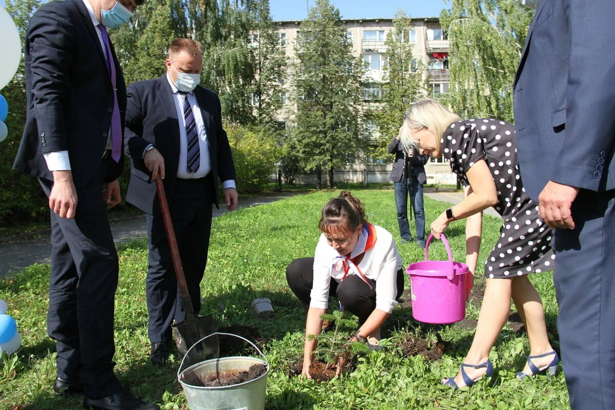 Школа 17 сухой лог. Сухой Лог школа точка роста. Татляр школа. Школа 3 сухой Лог.