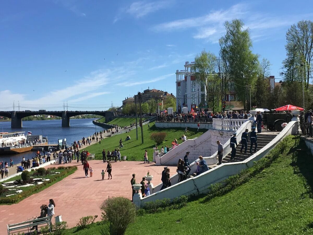 Дирекция парков тверь. Горсад Тверь. Набережная городской сад Тверь. Тверь Горсад набережная. Горсад и парк Тверь.