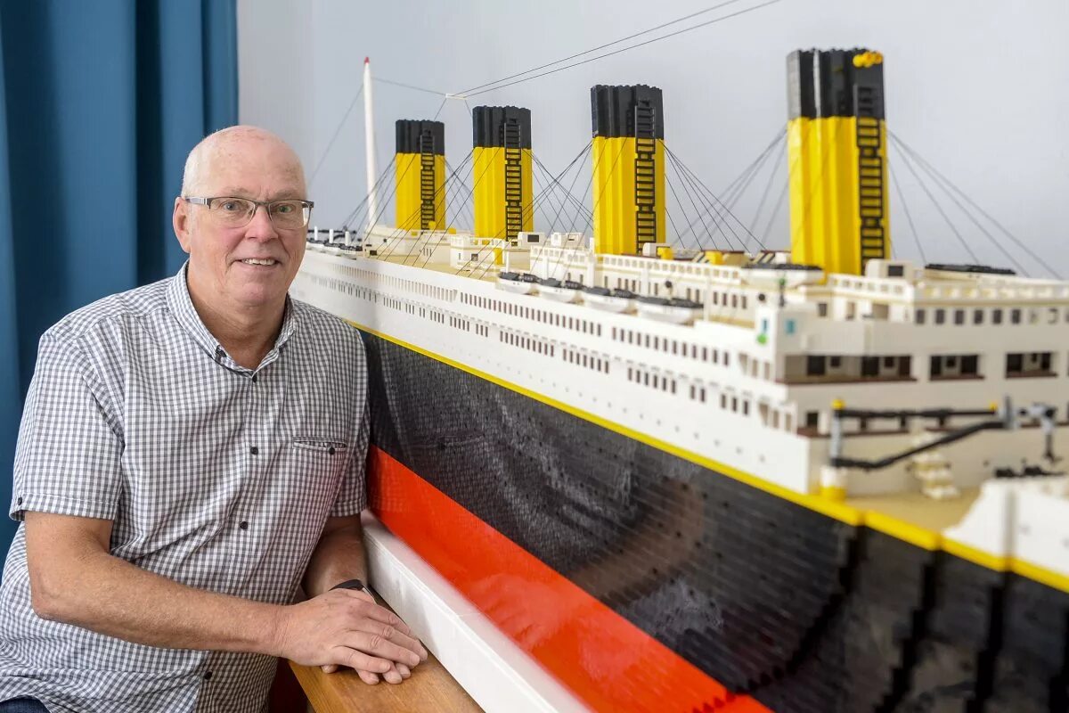 Build titanic. Lego титаник. lego titanic moc. лего гигантский титаник. титаник из лего.