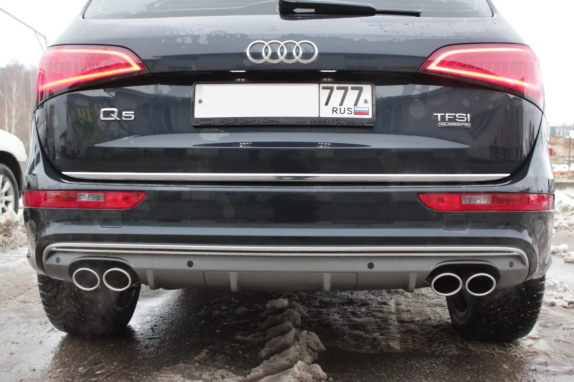 Задний бампер ауди q5. Диффузор audi sq5. audi sq5 выхлоп акрапович. выхлоп audi q3 f3. задний диффузор ауди q3.