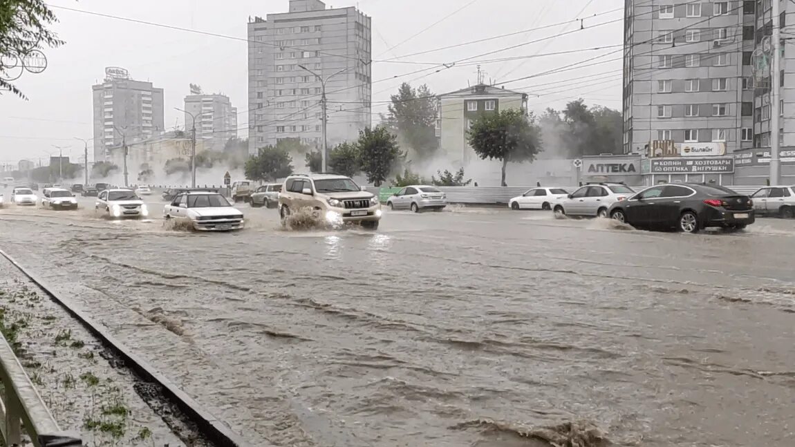 Дождь красноярск погода. Красноярск ливневые дожди. Потоп в Красноярске. Ливень в Красноярске. Ливень Красноярск 2017.