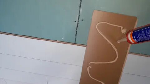 Как клеить стеновые панели на жидкие гвозди