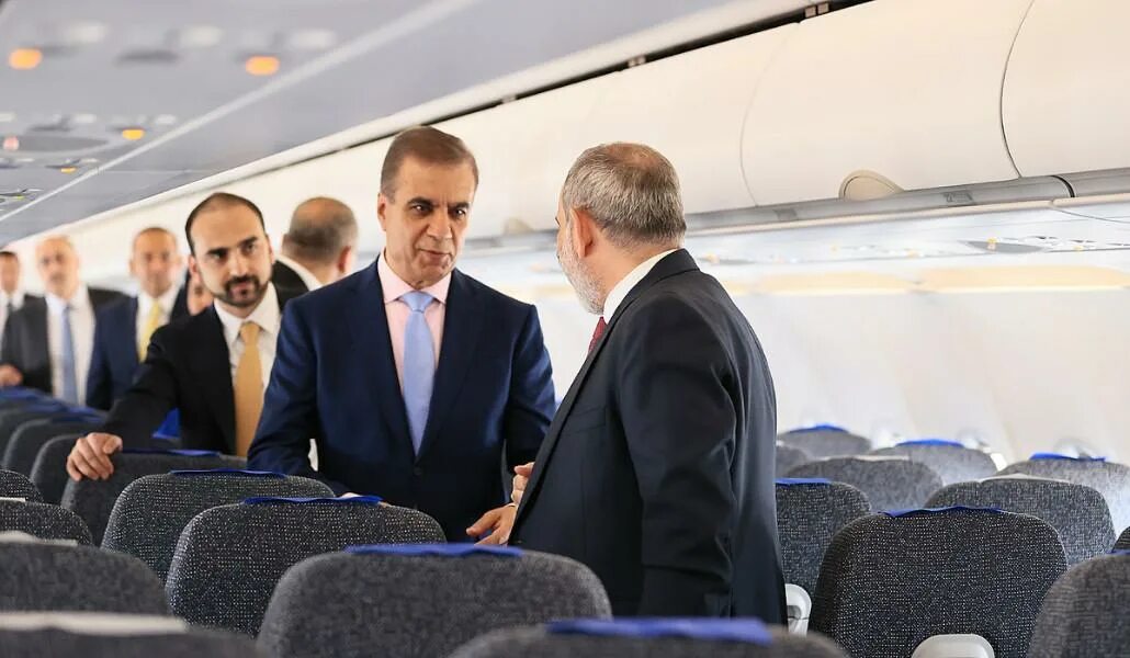 Полет на самолете. Авиакомпания fly one armenia. Арна отзывы. Flyarna авиакомпания. Fly arna л.