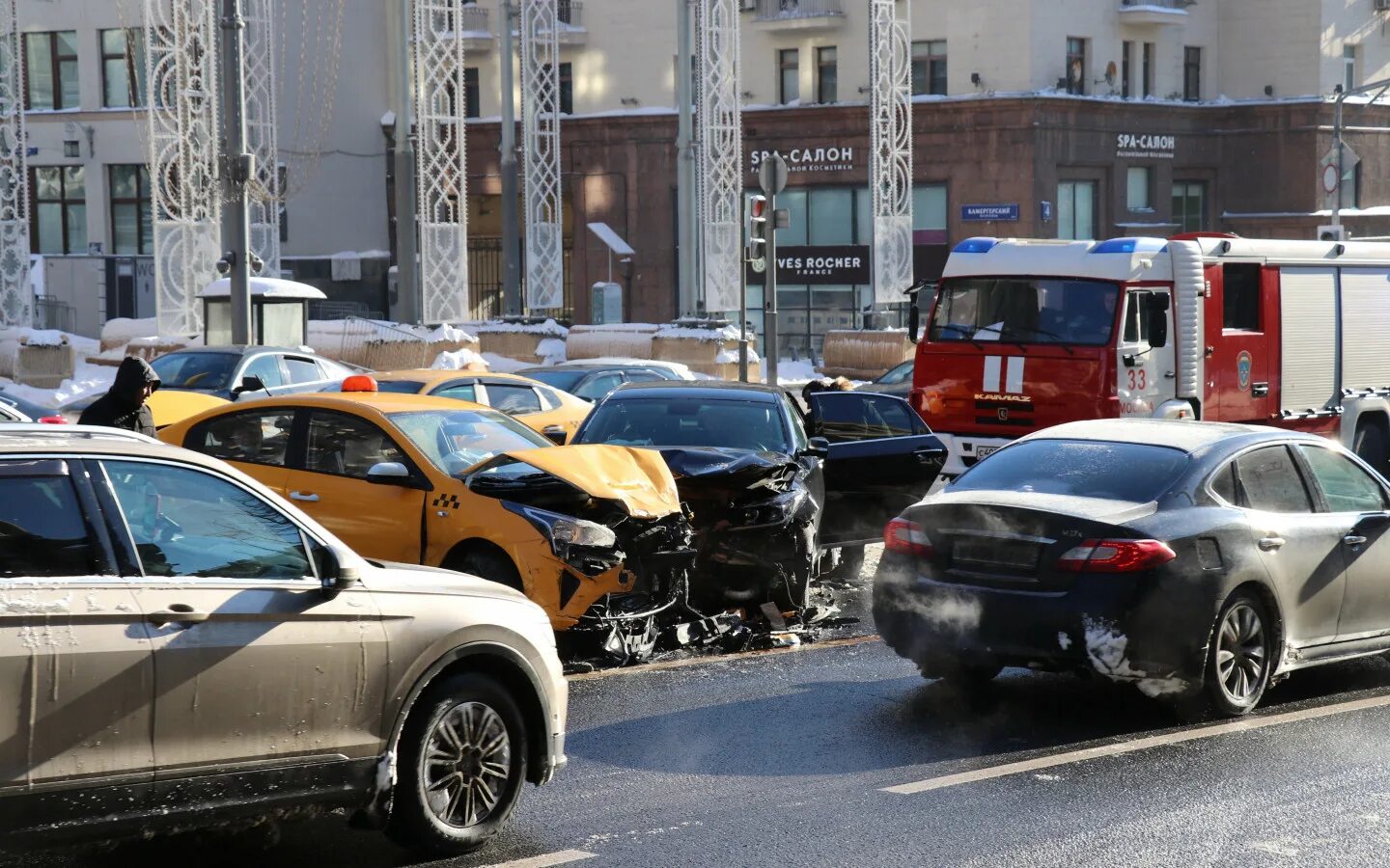 Автомобили в Москве. Аварии с автобусами 2020 Москва и Московская.