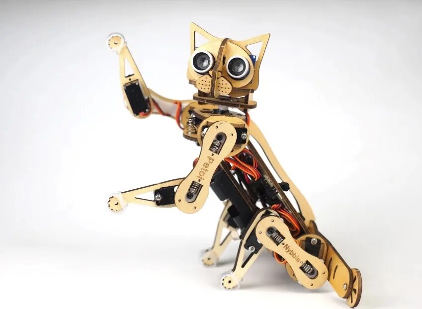 Cat gadget. Робокот marscat. Роботы коты видео. Кошки и бытовая техника. Робот робот кот.