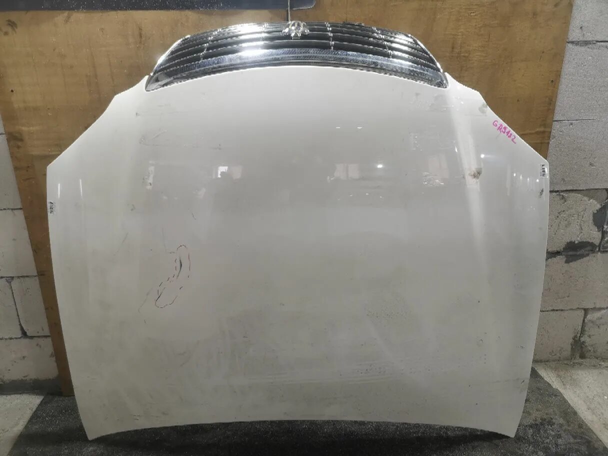 Тойота с короной на капоте. Капот краун 151. Капот toyota crown. Габариты капота краун 151. Crown капот.