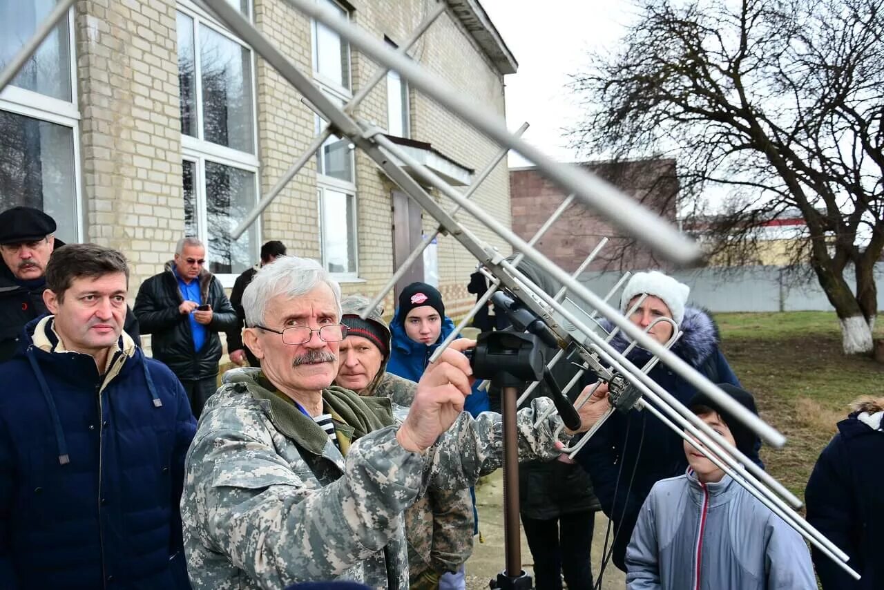 Новости славянска на кубани сегодня последние свежие. Съезд радиолюбителей в Майкопе. Новости Славянский район. Заря Кубани новости.