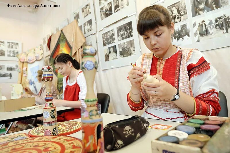 Мастерская народных промыслов. Мастерская народных ремесел. Промыслы Зауралья. Творческая мастерская народные промыслы. Творческие промыслы