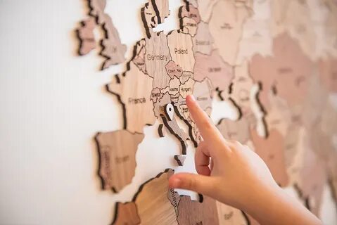 Карта из дерева на стену