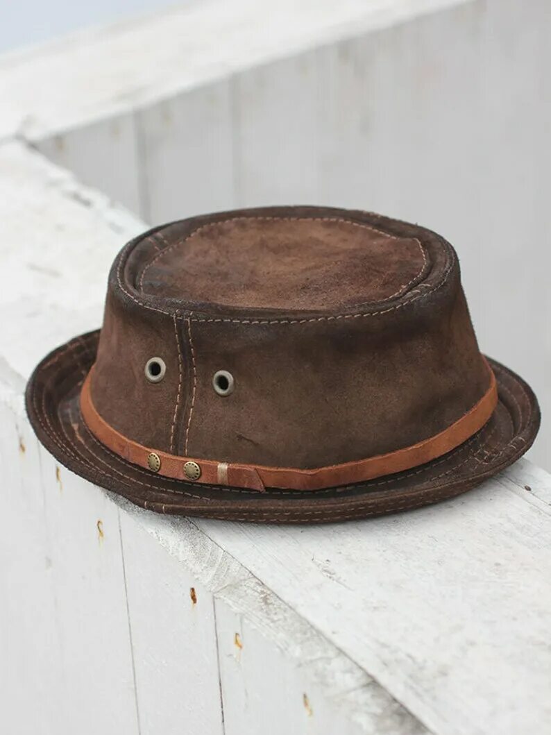 Шляпа Hathat порк-Пай. Pork pie шляпа. Pork pie шляпа мужская летняя. Шляпа порк-Пай мужская кожаная.