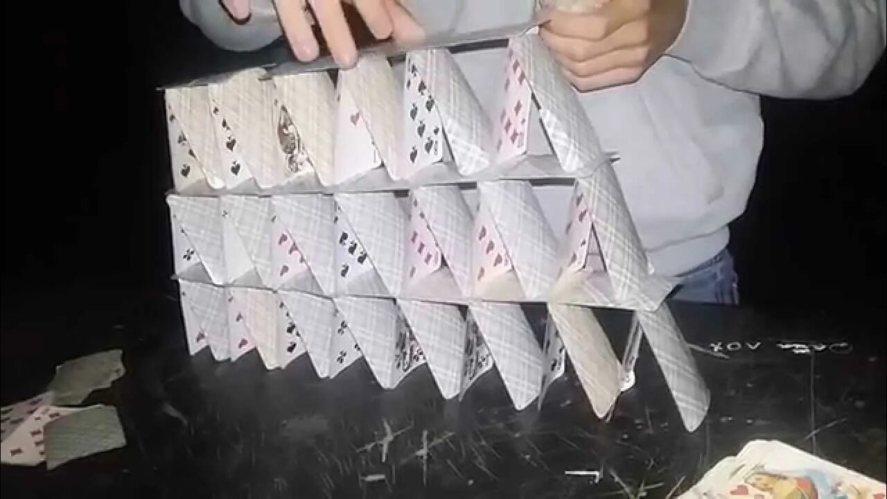 Как сделать дом из карт. Постройки из карт 36. дом из карт. домик из карт своими руками. что можно построить из карт.