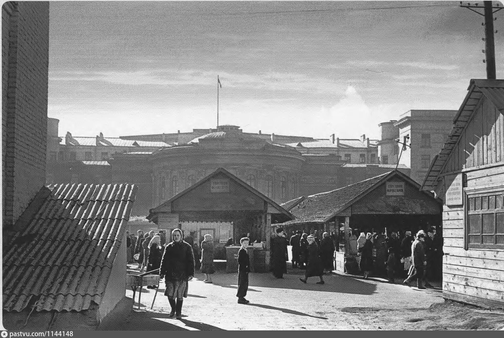 Центр 1961 года. Центральный рынок 1949. рынок ссср 1920. рынок 90е. видземский рынок.