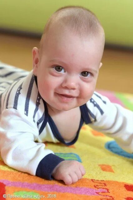 малютка ребенок. детдом в санкт-петербурге. дом малютки. новорожденный ребенок усыновить. детский дом малютки.