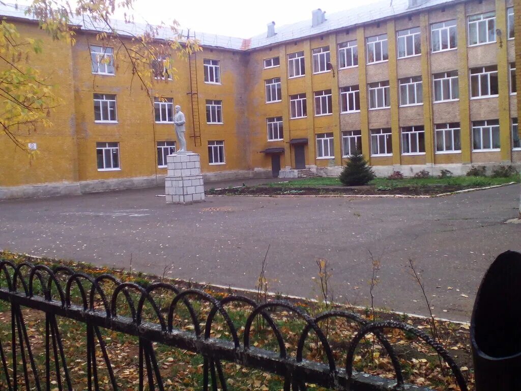Школа комсомольский проспект