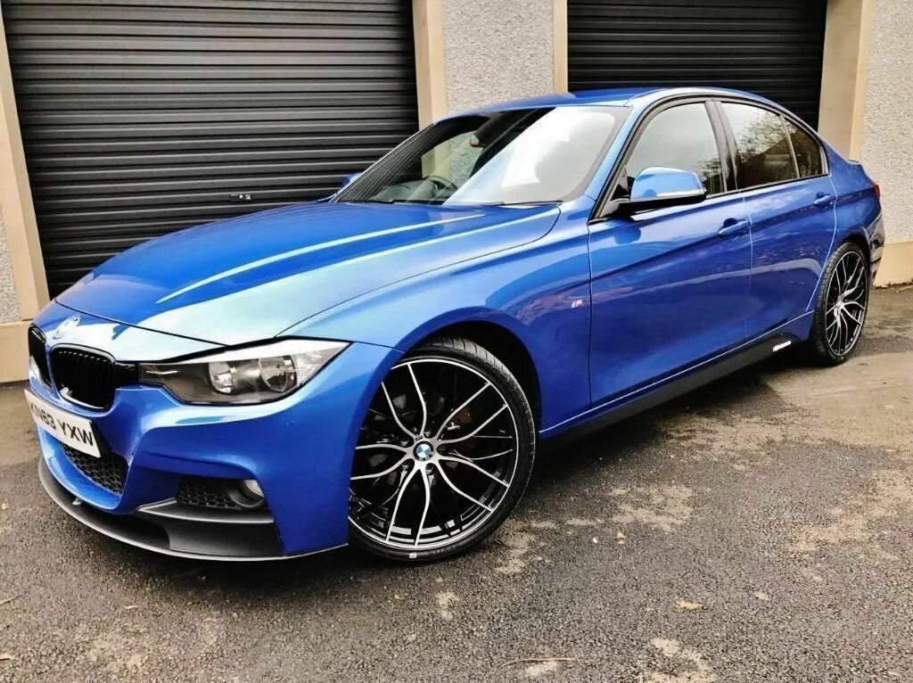 Bmw 320i делимобиль. Bmw 320d каршеринг. bmw m325. bmw 320d яндекс драйв. бмв 320 яндекс драйв.