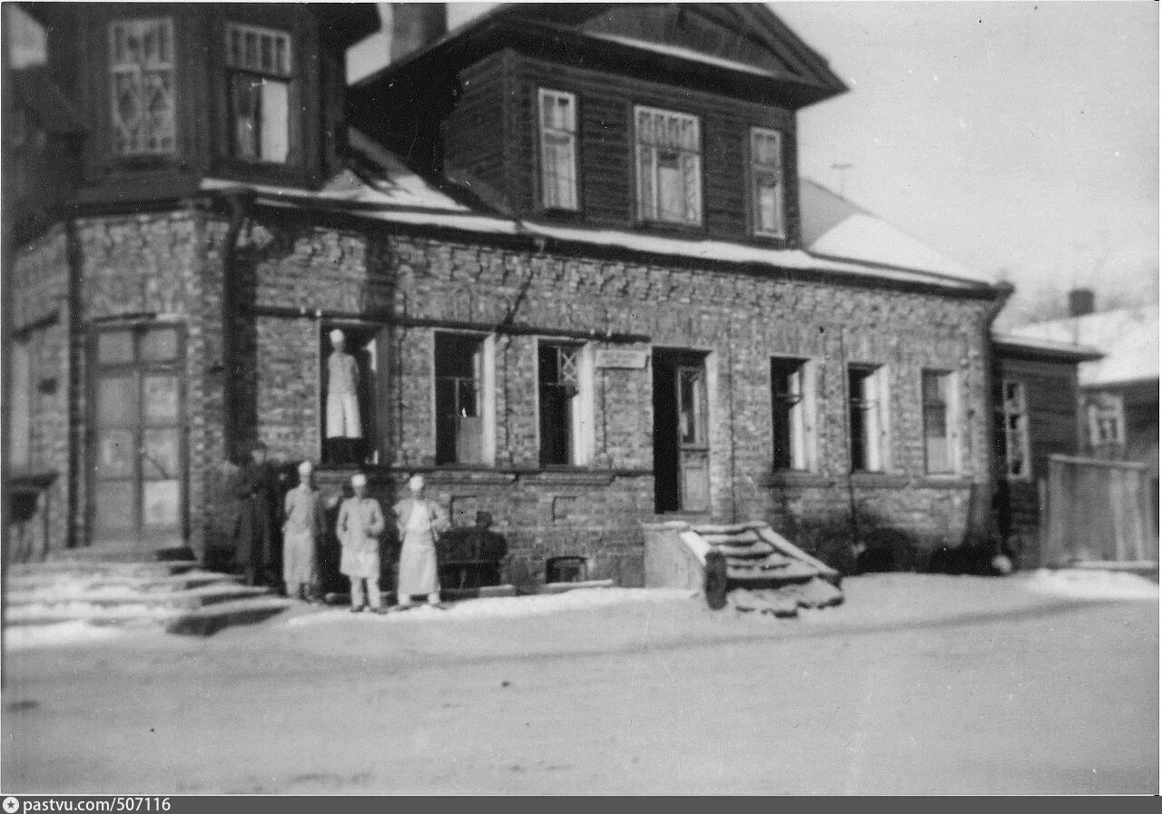 Старинные дома Луги. Лужский район старые дома. Луговая дом 1930. Старый дом на набережной 1 в Луге.